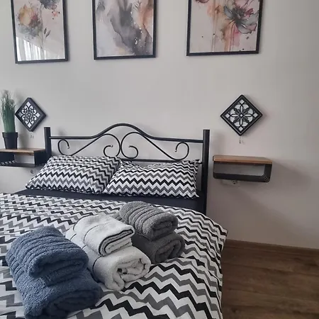 Apartment студио за двама с паркинг-център,морска градина,плаж - Mood Vibes